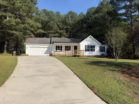 65 Mooney Dr, Fuquay Varina, NC 27526