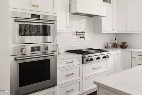 Kitchen - 211 Devonhall Ln, Cary, NC 27518 photo 4 of 4