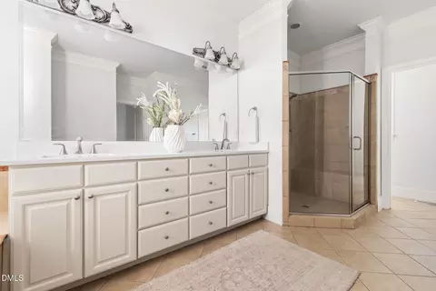 Bath - 211 Devonhall Ln, Cary, NC 27518 photo 1 of 2