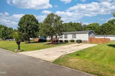 Exterior - 41 Hearth Ln, Smithfield, NC 27577 photo 1 of 3