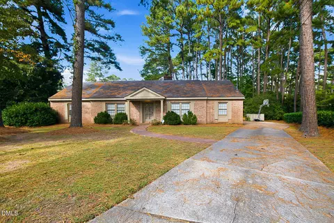 1108 Peachtree Pl NW, Wilson, NC 27896