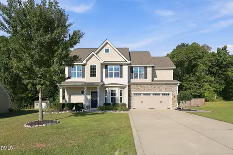 406 Avery Pond Dr, Fuquay Varina, NC 27526