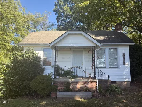2008 Chapel Hill Rd, Burlington, NC 27215