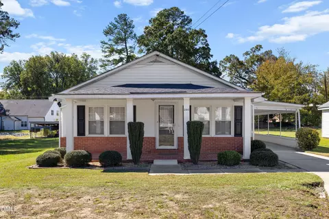 202 S Baker St, Four Oaks, NC 27524