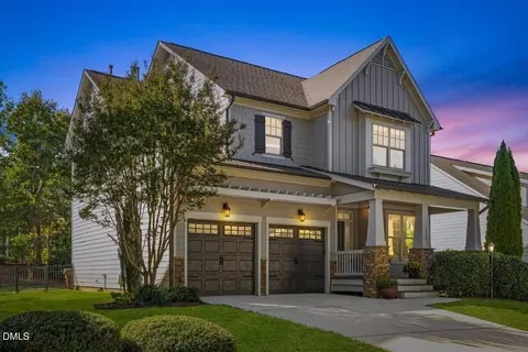 132 Market Cross Ct, Holly Springs, NC 27540
