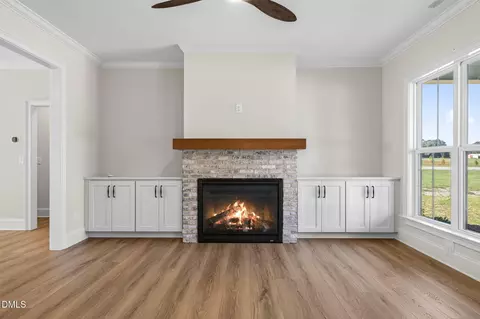 Living - 643 Dixon Rd, Willow Spring, NC 27592 photo 2 of 5