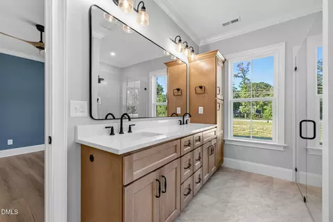 Bath - 643 Dixon Rd, Willow Spring, NC 27592 photo 2 of 6