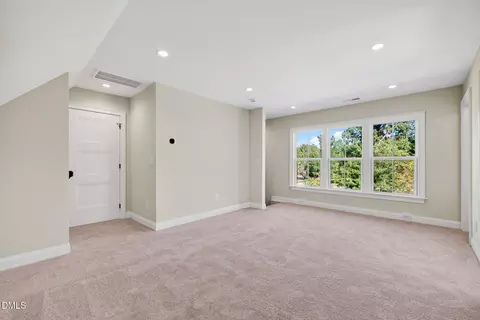 Bedroom - 643 Dixon Rd, Willow Spring, NC 27592 photo 6 of 9