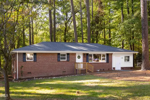139 Windsor Cir, Chapel Hill, NC 27516