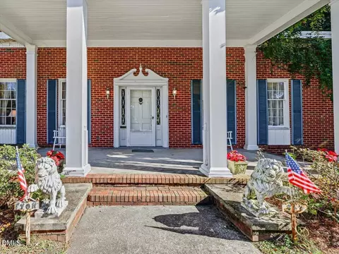 Exterior - 317 S 2nd St, Smithfield, NC 27577 photo 3 of 8
