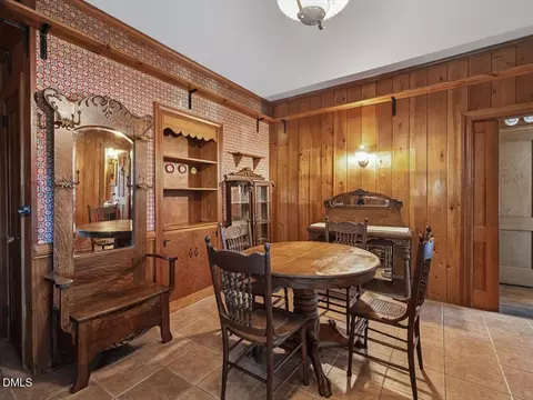 Dining - 317 S 2nd St, Smithfield, NC 27577 photo 3 of 4