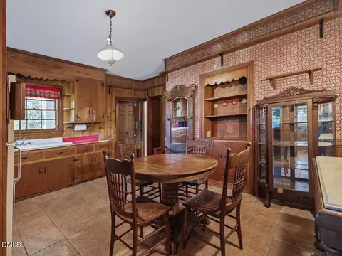 Dining - 317 S 2nd St, Smithfield, NC 27577 photo 4 of 4