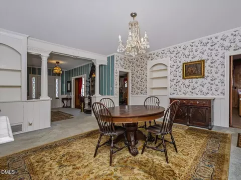 Dining - 317 S 2nd St, Smithfield, NC 27577 photo 2 of 4