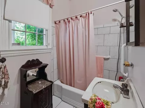 Bath - 317 S 2nd St, Smithfield, NC 27577 photo 1 of 1