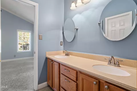 Bath - 203 Bridgepath Dr, Cary, NC 27513 photo 3 of 5