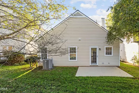 Exterior - 203 Bridgepath Dr, Cary, NC 27513 photo 4 of 7