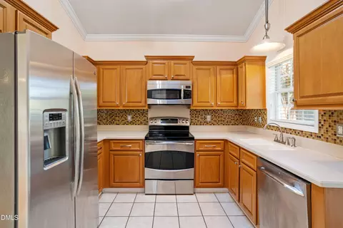 Kitchen - 203 Bridgepath Dr, Cary, NC 27513 photo 2 of 6