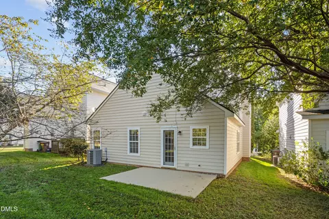 Exterior - 203 Bridgepath Dr, Cary, NC 27513 photo 5 of 7