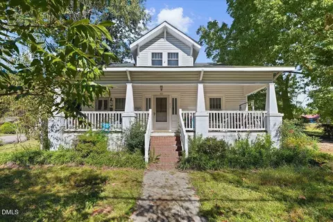 617 Charlotte Ave, Sanford, NC 27330