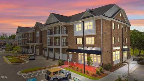 1600 Gathering Park Cir #203, Cary, NC 27519