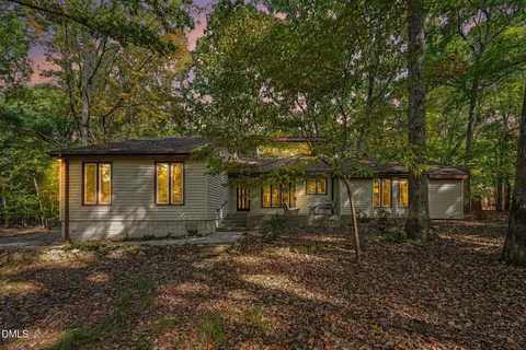 5416 Hideaway Dr, Chapel Hill, NC 27516