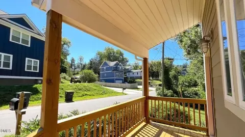 5 Apple Ln, Asheville, NC 28804