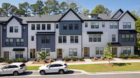 6421 Tanner Oak Ln, Raleigh, NC 27613