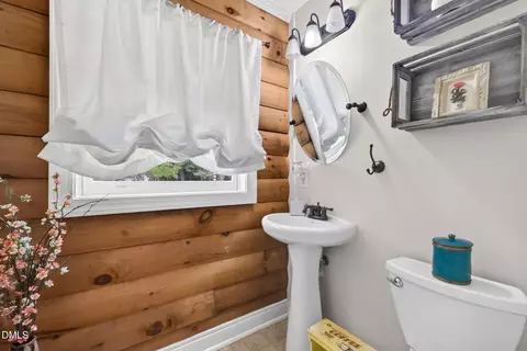 Bath - 399 Westerman Pl, Smithfield, NC 27577 photo 1 of 8