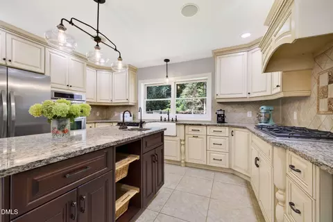 Kitchen - 399 Westerman Pl, Smithfield, NC 27577 photo 2 of 7