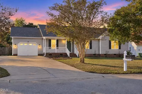 1008 Barnfield Ct, Fuquay Varina, NC 27526