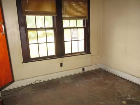 631 Elm St, Graham, NC 27253 photo 4