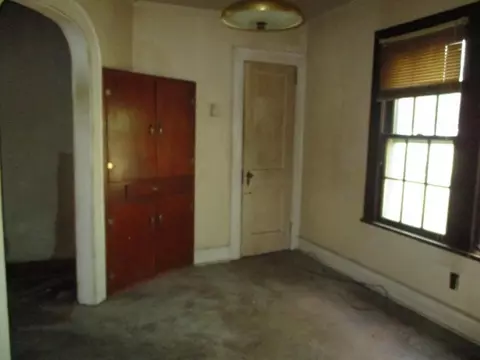 631 Elm St, Graham, NC 27253 photo 5