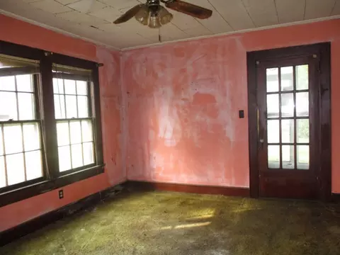 631 Elm St, Graham, NC 27253 photo 2