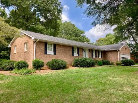 108 Trinity Dr, Elon, NC 27244 photo 2