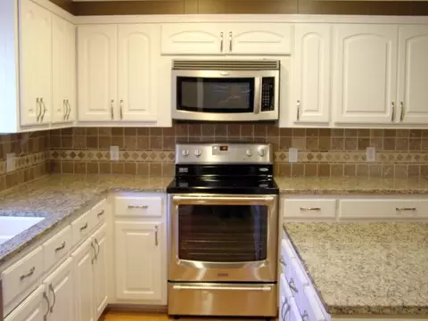 357 Spring Valley Dr, Burlington, NC 27217 photo 2