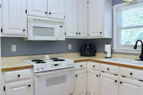 1206 Raspberry Run, Graham, NC 27253 photo 12