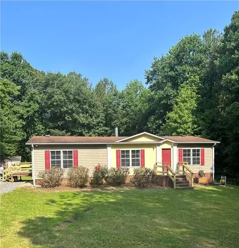7055 Old Plantation Dr, Graham, NC 27253