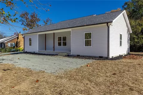 1933 Dixon Swimming Pool Rd, Burlington, NC 27217