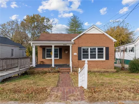 310 S 5th Ave, Mayodan, NC 27027