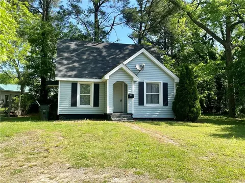 715 Askew St, Burlington, NC 27215