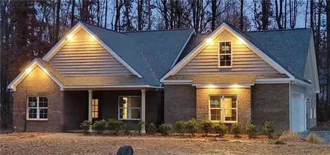 5796 Laurel Ridge Dr, Snow Camp, NC 27349