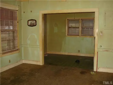 402 W D St, Erwin, NC 28339 photo 3