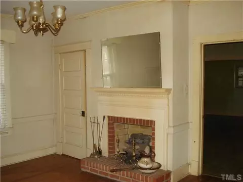 402 W D St, Erwin, NC 28339 photo 4