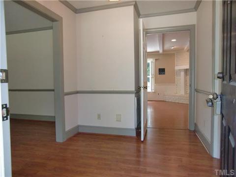 910 Merry St, Dunn, NC 28334 photo 4