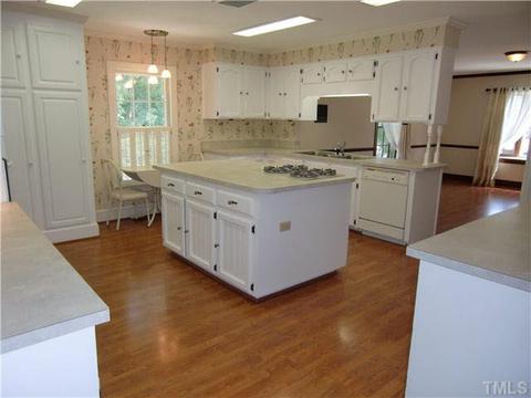 910 Merry St, Dunn, NC 28334 photo 8