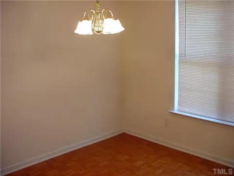 424 E Rose St, Smithfield, NC 27577 photo 3
