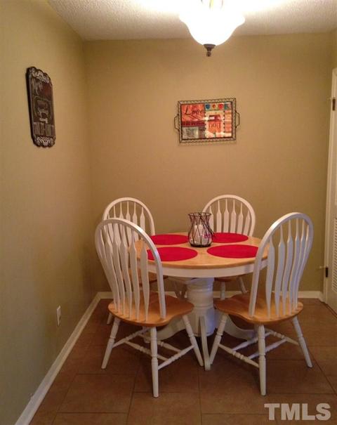 410 Dixie Dr, Selma, NC 27576 photo 5