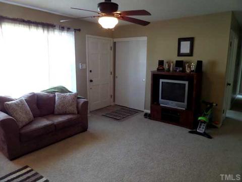410 Dixie Dr, Selma, NC 27576 photo 4