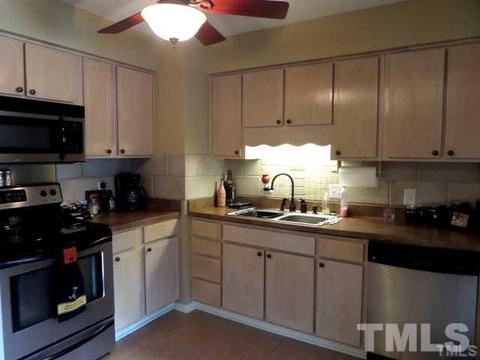 410 Dixie Dr, Selma, NC 27576 photo 8