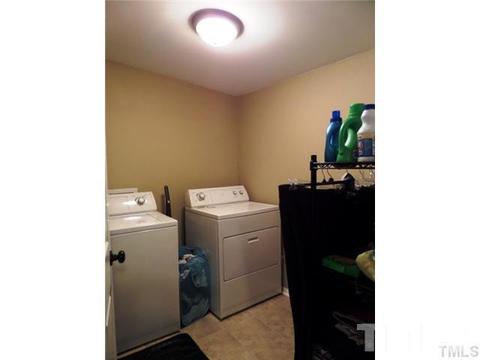 410 Dixie Dr, Selma, NC 27576 photo 17